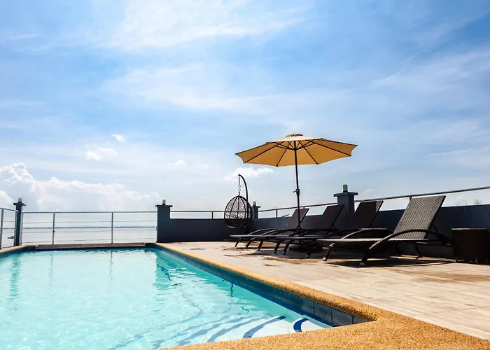 Palmbeach Mactan Cebu Powered By Cocotel Resort 3*