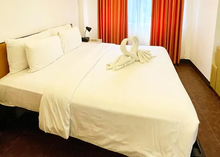 Palmbeach Mactan Cebu Powered By Cocotel Resort 3*